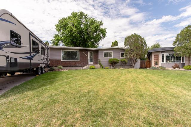1008 30 Street S, House detached with 3 bedrooms, 2 bathrooms and 2 parking in Lethbridge AB | Image 4