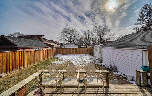 501 Athol St E, House detached with 2 bedrooms, 2 bathrooms and 5 parking in Oshawa ON | Image 11