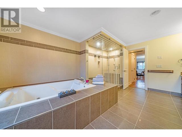 1033 Como Lake Avenue, House detached with 8 bedrooms, 8 bathrooms and 8 parking in Coquitlam BC | Image 28