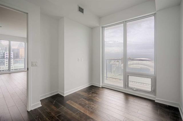 3502 - 115 Blue Jays Way, Condo with 3 bedrooms, 2 bathrooms and 1 parking in Toronto ON | Image 9
