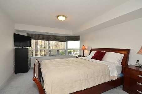 920 - 25 Kingsbridge Garden Circ, Condo with 2 bedrooms, 2 bathrooms and 1 parking in Mississauga ON | Image 7