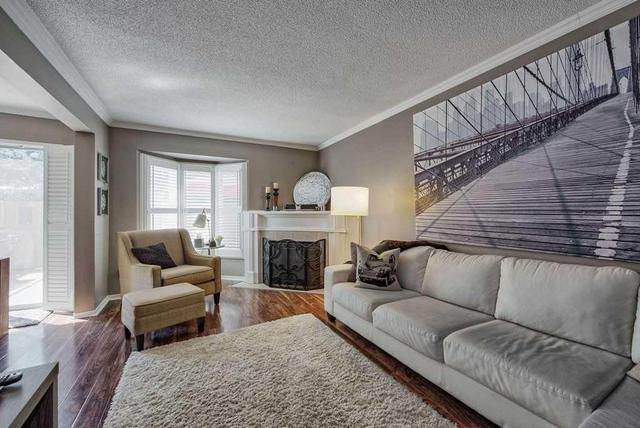 18 - 1 Royalwood Crt, Townhouse with 1 bedrooms, 3 bathrooms and 1 parking in Hamilton ON | Image 3