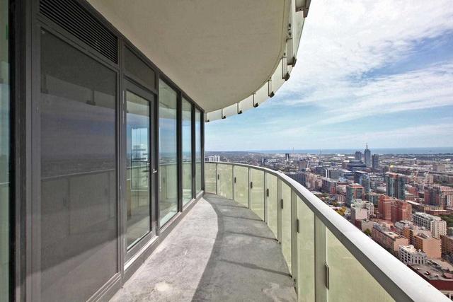 4305 - 197 Yonge St, Condo with 1 bedrooms, 1 bathrooms and 1 parking in Toronto ON | Image 39