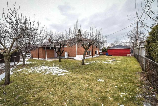 5 Vera Crt, House detached with 3 bedrooms, 2 bathrooms and 1 parking in Hamilton ON | Image 19