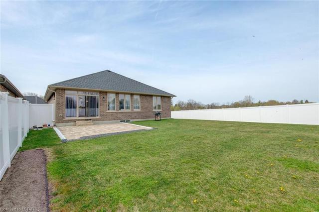 575 Bennett Crescent, House detached with 5 bedrooms, 3 bathrooms and 6 parking in Strathroy Caradoc ON | Image 44