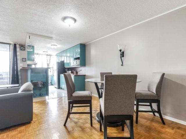 608 - 25 Kensington Rd, Condo with 2 bedrooms, 1 bathrooms and 1 parking in Brampton ON | Image 6