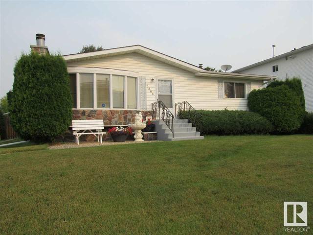 5306 58 Av, House detached with 4 bedrooms, 2 bathrooms and null parking in Barrhead AB | Image 3
