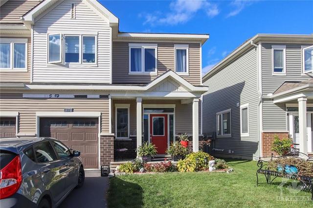 18 Darvoy Mews, Townhouse with 3 bedrooms, 3 bathrooms and 2 parking in Ottawa ON | Image 2