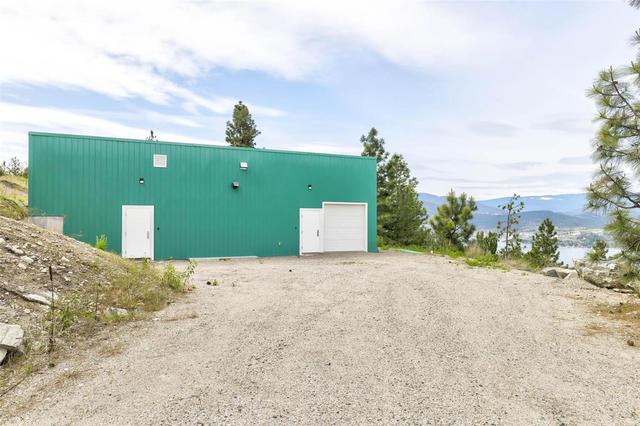 2864 - 2860 Arawana Road, Home with 2 bedrooms, 1 bathrooms and null parking in Okanagan Similkameen E BC | Image 5