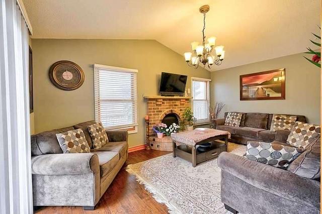 9 Eves Crt, House detached with 3 bedrooms, 3 bathrooms and 6 parking in Newmarket ON | Image 25