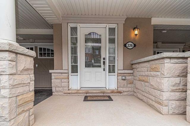 226 Betsy Dr, House attached with 3 bedrooms, 3 bathrooms and 2 parking in Oakville ON | Image 33