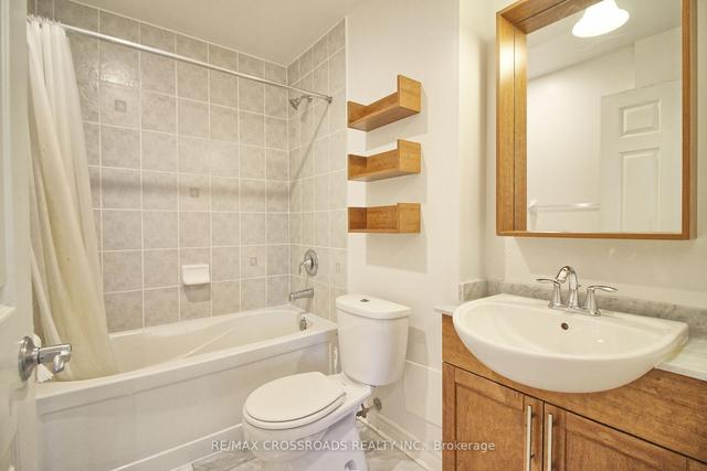810 - 18 Holmes Ave, Condo with 2 bedrooms, 2 bathrooms and 1 parking in Toronto ON | Image 13