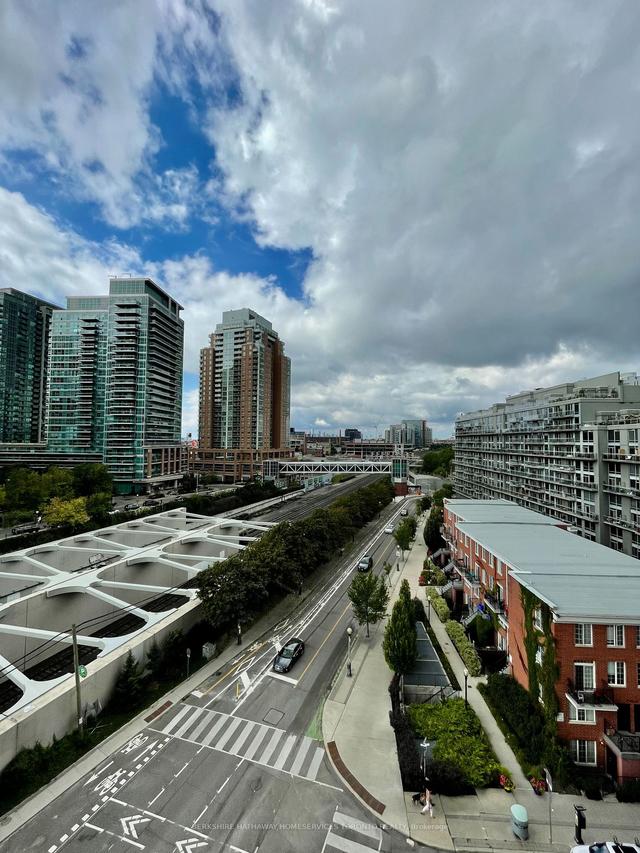 821 - 1 Shaw St, Condo with 1 bedrooms, 1 bathrooms and 0 parking in Toronto ON | Image 9