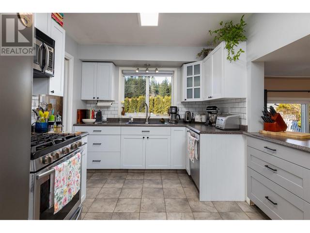 4103 Eby Street, House detached with 4 bedrooms, 3 bathrooms and null parking in Terrace BC | Image 3