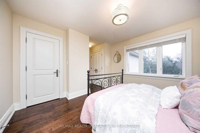 28 Duncairn Dr, House detached with 4 bedrooms, 5 bathrooms and 5 parking in Toronto ON | Image 24
