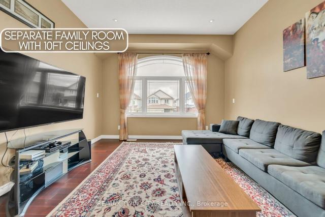 42 Udvari Cres, House detached with 4 bedrooms, 4 bathrooms and 5 parking in Kitchener ON | Image 7
