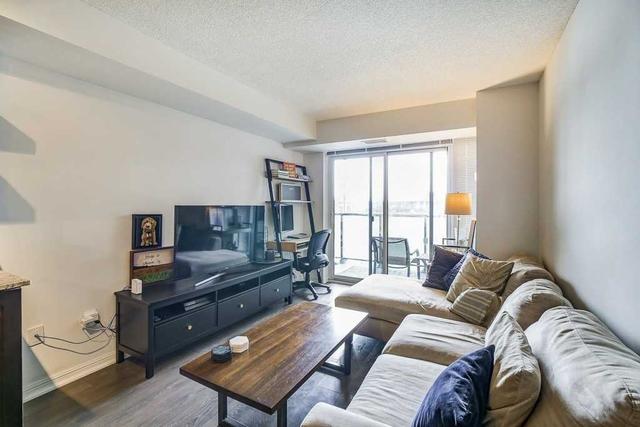 1022 - 400 Adelaide St E, Condo with 2 bedrooms, 2 bathrooms and 1 parking in Toronto ON | Image 4