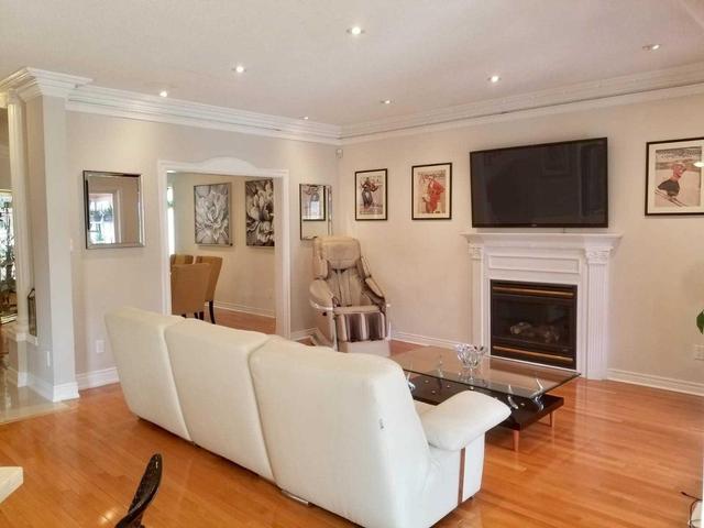 147 Toporowski Ave, House detached with 5 bedrooms, 5 bathrooms and 4 parking in Richmond Hill ON | Image 3