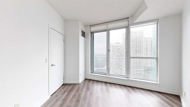 2205 - 8 York St, Condo with 1 bedrooms, 1 bathrooms and 0 parking in Toronto ON | Image 19