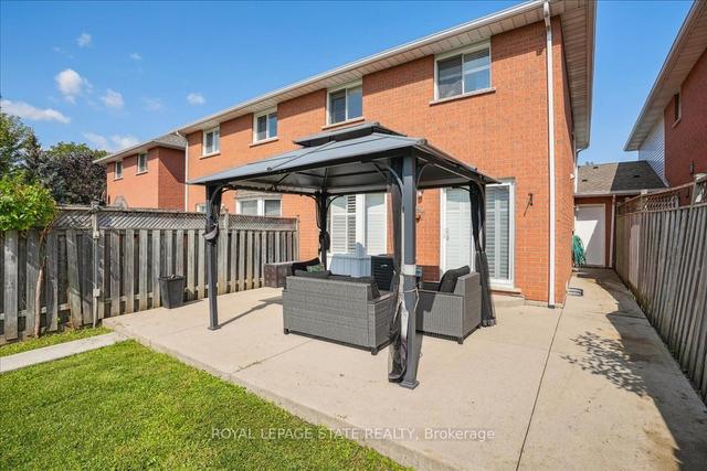 58 Chelsea Cres, House attached with 3 bedrooms, 3 bathrooms and 3 parking in Hamilton ON | Image 30