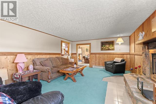 536 4 Street, House detached with 3 bedrooms, 1 bathrooms and 4 parking in Cypress County AB | Image 3