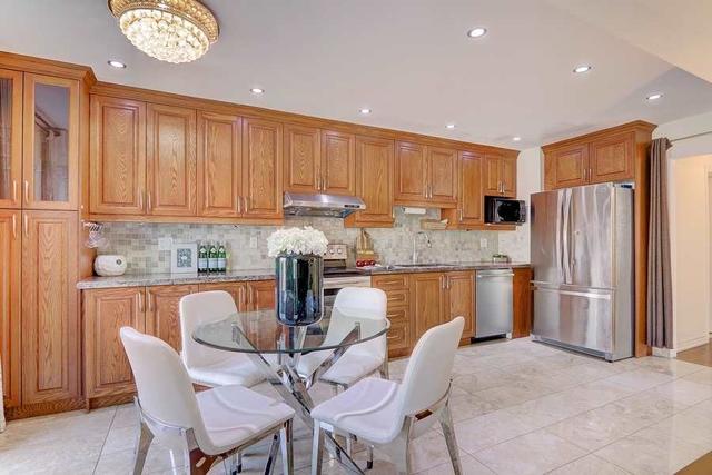74 William Honey Cres, House detached with 4 bedrooms, 5 bathrooms and 6 parking in Markham ON | Image 3