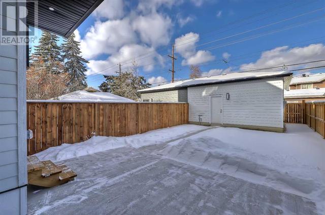 2028 Bowness Road Nw, House detached with 4 bedrooms, 3 bathrooms and 4 parking in Calgary AB | Image 45