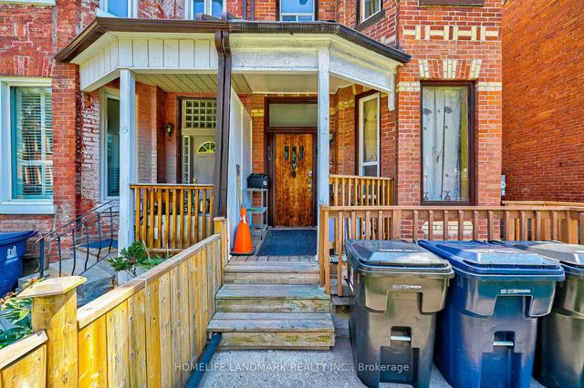 23 Ross St, House semidetached with 7 bedrooms, 4 bathrooms and 4 parking in Toronto ON | Image 12
