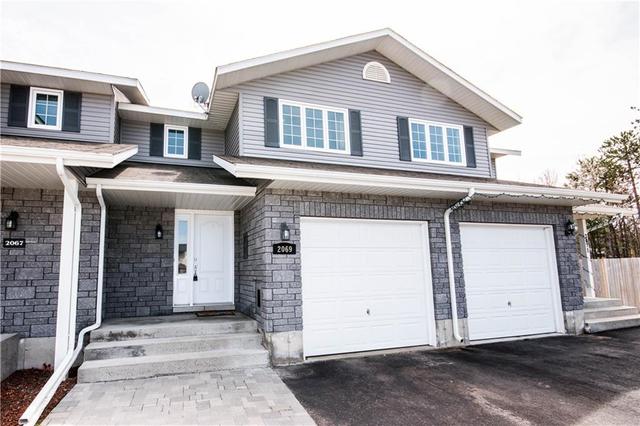 2069 Sandstone Crescent, Townhouse with 3 bedrooms, 2 bathrooms and 3 parking in Petawawa ON | Image 5