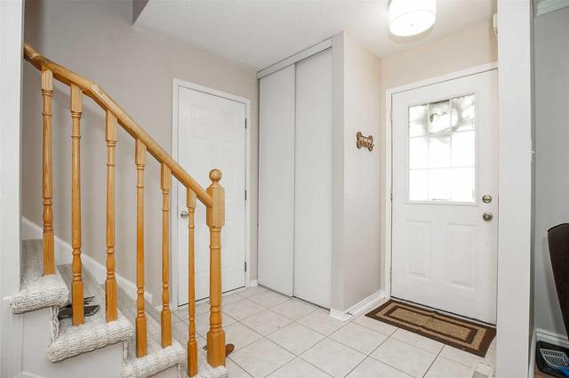 86 Trevino Circ, House attached with 2 bedrooms, 2 bathrooms and 2 parking in Barrie ON | Image 2