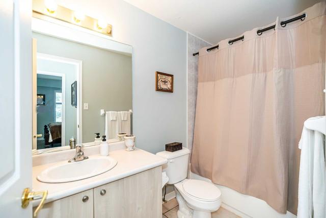 98 Aspen Springs Dr, Condo with 1 bedrooms, 1 bathrooms and 2 parking in Clarington ON | Image 10