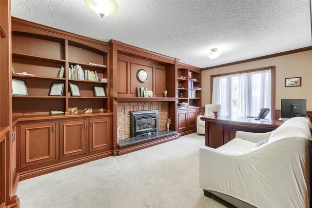 966 Silversmith Dr, House detached with 4 bedrooms, 4 bathrooms and 6 parking in Mississauga ON | Image 6