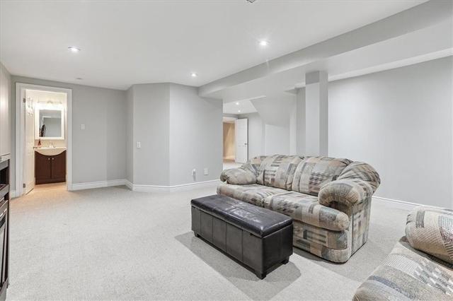 2426 Butternut Crescent, House detached with 4 bedrooms, 2 bathrooms and 2 parking in Burlington ON | Image 35