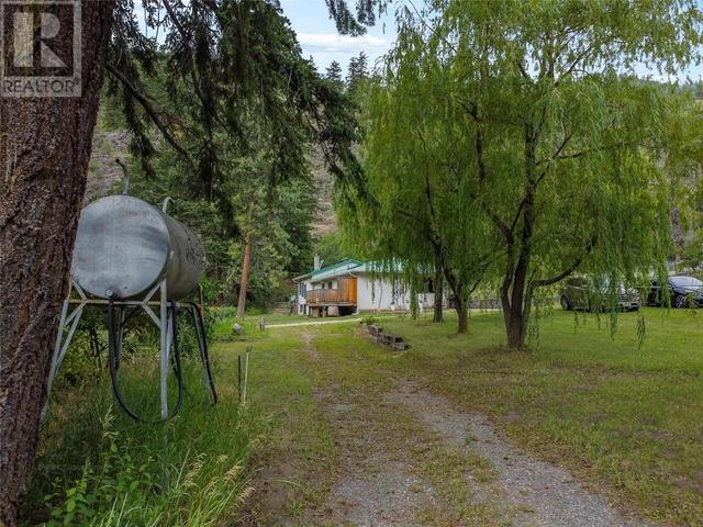 1196 Hwy 3a, House detached with 3 bedrooms, 2 bathrooms and 3 parking in Okanagan Similkameen G BC | Image 35