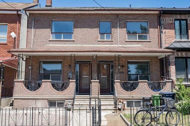 716 Richmond St W, House attached with 3 bedrooms, 5 bathrooms and 2 parking in Toronto ON | Image 1