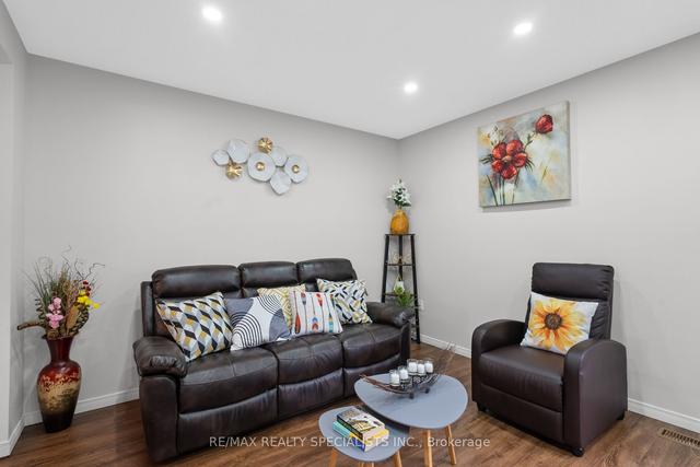 31 - 217 Martinet Ave, Townhouse with 3 bedrooms, 2 bathrooms and 1 parking in London ON | Image 2