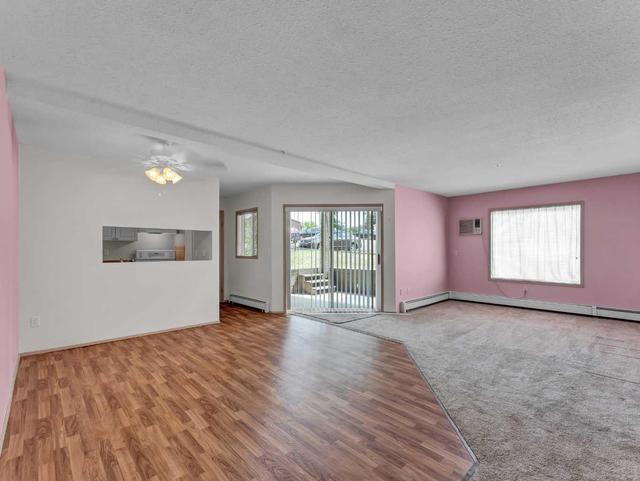 220 - 245 Red Deer Drive, Condo with 2 bedrooms, 2 bathrooms and 1 parking in Medicine Hat AB | Image 9