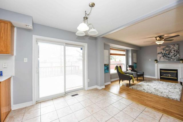 3 Milkweed Cres, House detached with 4 bedrooms, 4 bathrooms and 4 parking in Brampton ON | Image 2