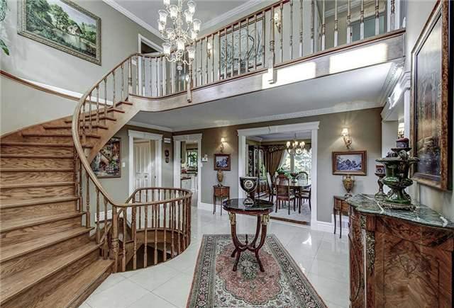 166 Valley Rd, House detached with 4 bedrooms, 4 bathrooms and 4 parking in Toronto ON | Image 2