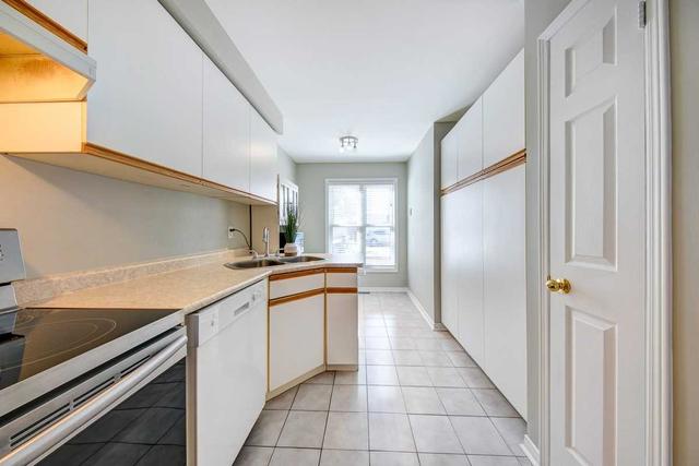 32 - 115 Main St S, Townhouse with 2 bedrooms, 2 bathrooms and 1 parking in Newmarket ON | Image 7