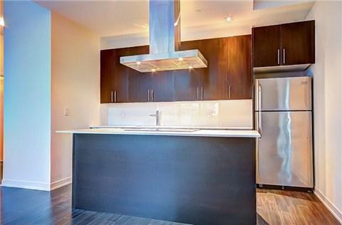 t2 - 165 Legion Rd N, Condo with 2 bedrooms, 2 bathrooms and 1 parking in Toronto ON | Image 3