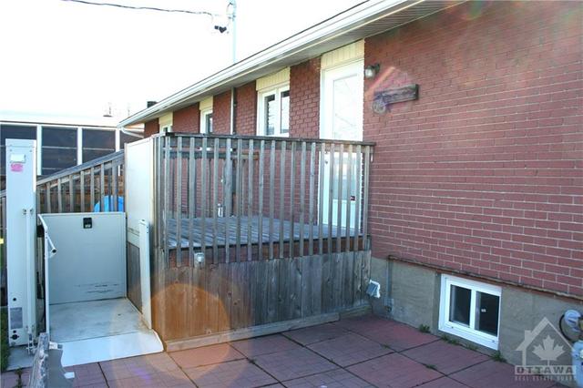 577 Clarke Avenue, House detached with 3 bedrooms, 2 bathrooms and 2 parking in Ottawa ON | Image 26