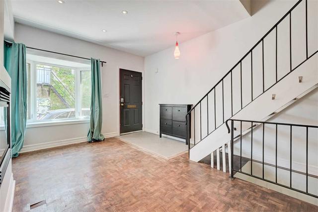 14 Kensington Pl, House attached with 3 bedrooms, 2 bathrooms and 0 parking in Toronto ON | Image 3