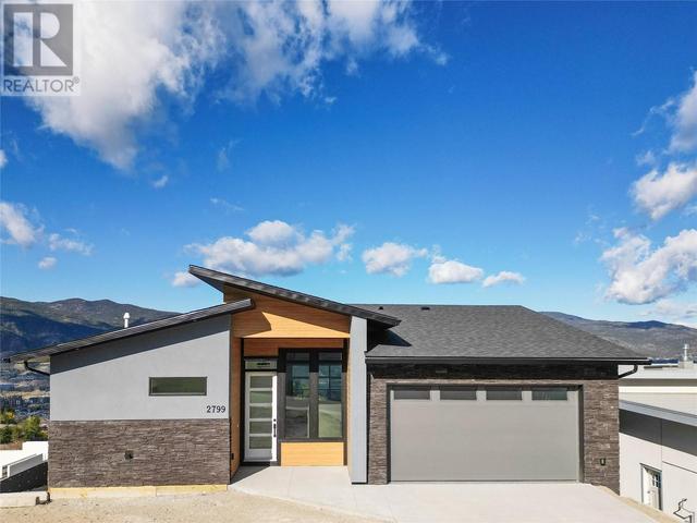 2799 Hawthorn Drive, House detached with 3 bedrooms, 3 bathrooms and 4 parking in Penticton BC | Image 1
