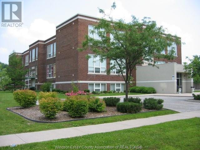 5955 Ontario Street Unit# 306, Condo with 2 bedrooms, 2 bathrooms and null parking in Windsor ON | Card Image
