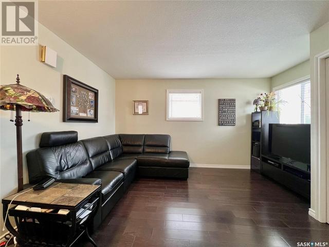 211 Ottawa Street, House detached with 2 bedrooms, 1 bathrooms and null parking in Regina SK | Image 3