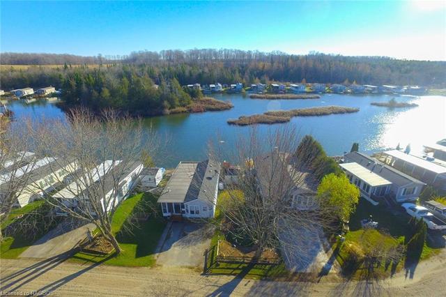 81 Lakeside Road, House detached with 2 bedrooms, 1 bathrooms and 2 parking in Wellington North ON | Image 1