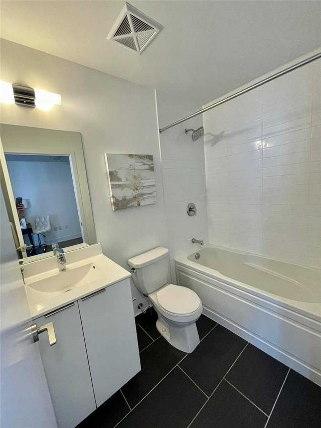 4003 - 20 Shore Breeze Dr, Condo with 2 bedrooms, 2 bathrooms and 1 parking in Toronto ON | Image 9