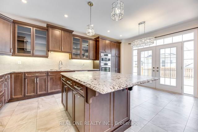 90 Fowley Dr, House detached with 4 bedrooms, 4 bathrooms and 4 parking in Oakville ON | Image 8