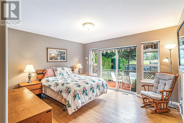 870 Fairways Dr, House detached with 3 bedrooms, 2 bathrooms and 4 parking in Qualicum Beach BC | Image 9